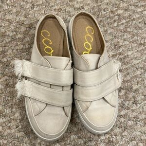 🔥CCOCCI running shoes size 7 white